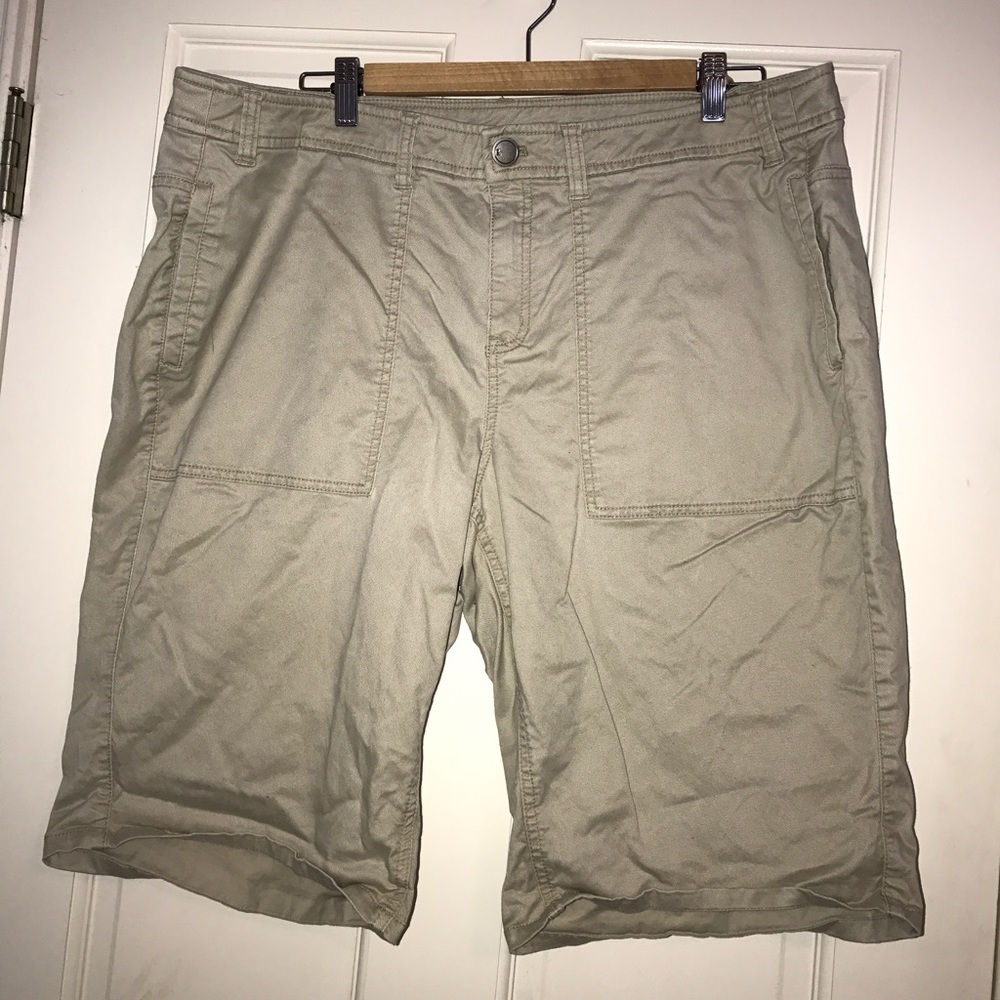 LANE BRYANT TAN SHORTS 18